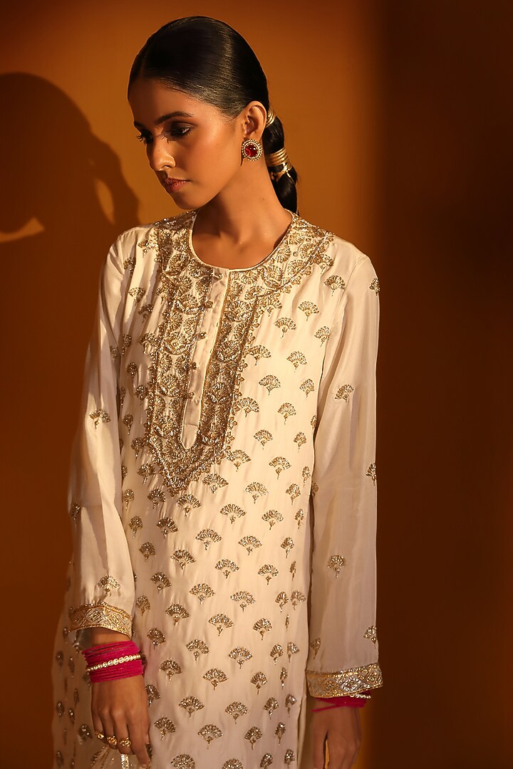 Ivory Habutai Silk Kurta Set by Sitaraa at Pernia's Pop Up Shop