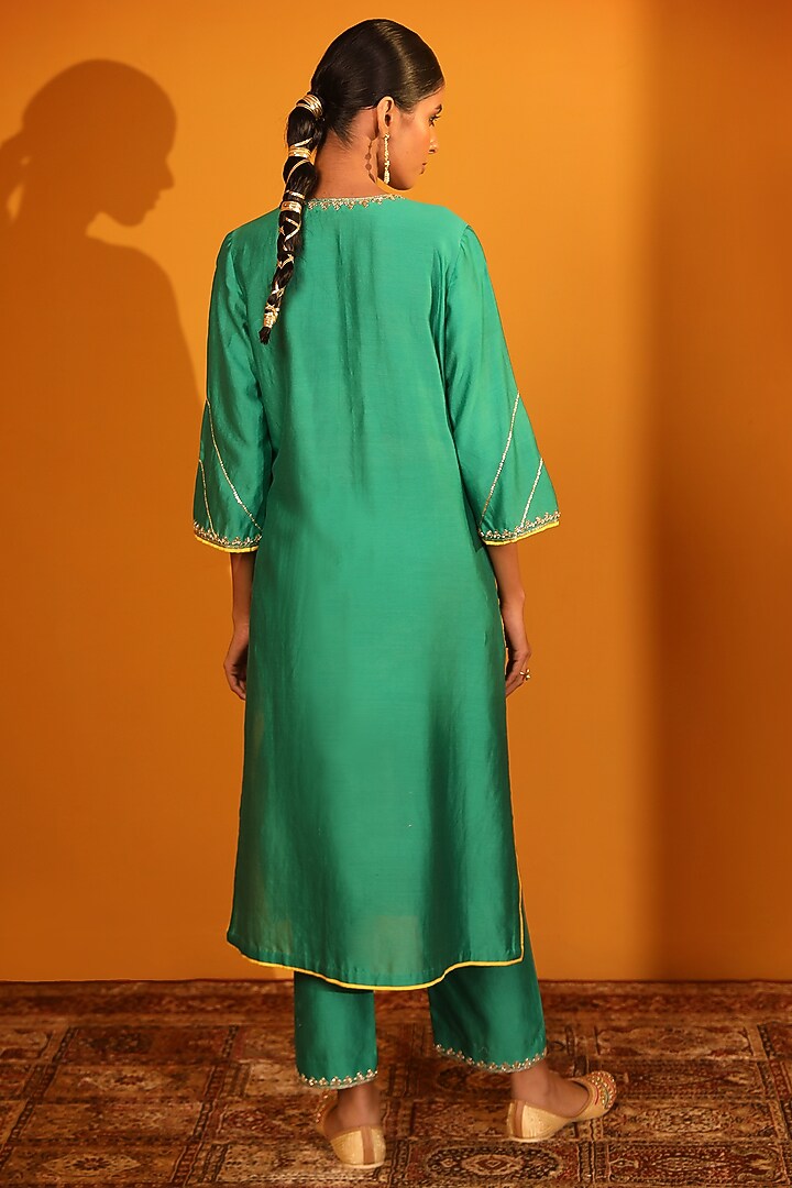 Green Chanderi Silk Kurta Set by Sitaraa at Pernia's Pop Up Shop