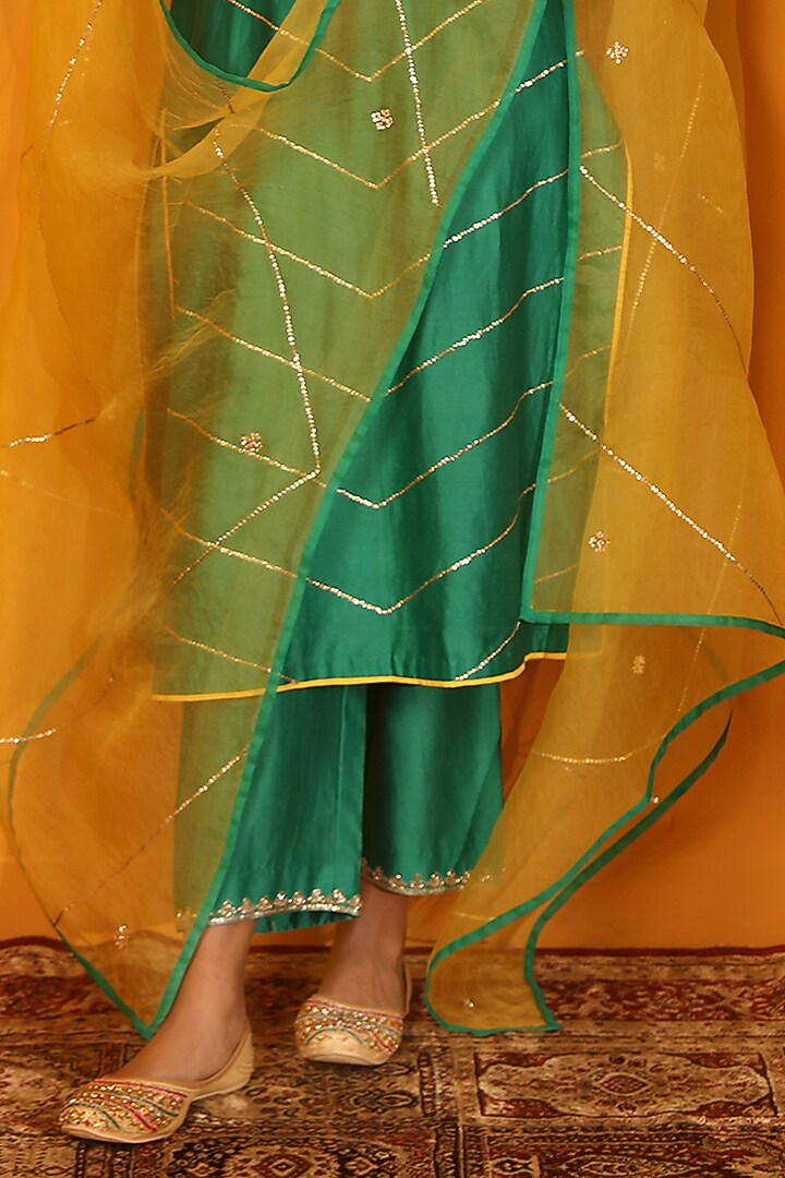 Green Chanderi Silk Kurta Set by Sitaraa at Pernia's Pop Up Shop