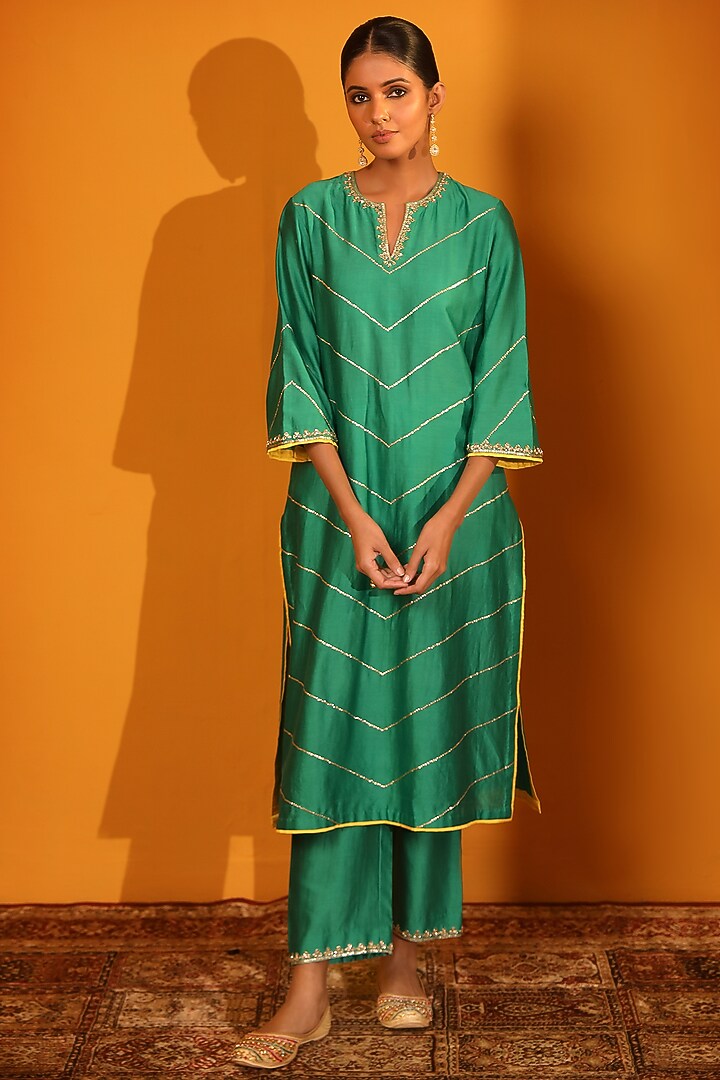 Green Chanderi Silk Kurta Set by Sitaraa at Pernia's Pop Up Shop