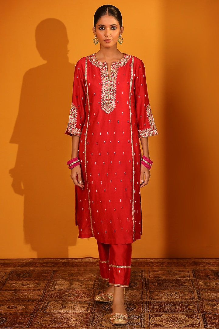 Red Habutai Silk Kurta Set by Sitaraa at Pernia's Pop Up Shop
