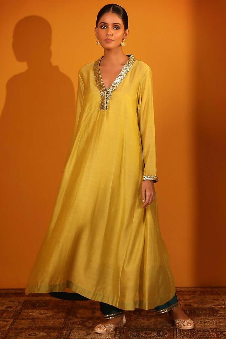 Yellow Chanderi Silk Kurta Set by Sitaraa at Pernia's Pop Up Shop