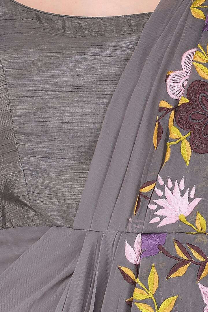 Grey floral embroidered concept saree available only at Pernia's Pop Up Shop.
