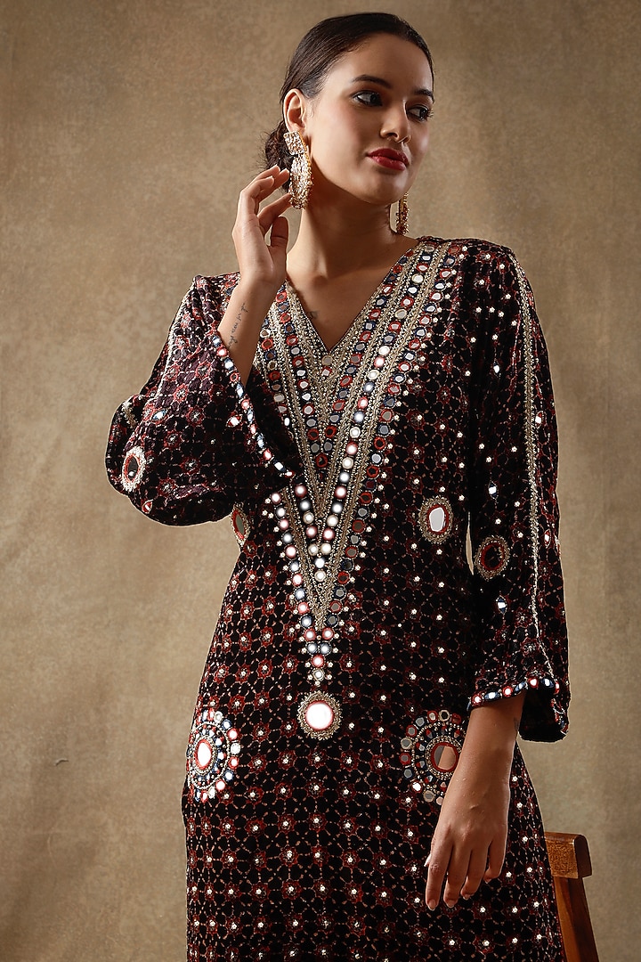 Black Velvet Resham Embroidered & Printed Kurta Set by Sheeshakari at Pernia's Pop Up Shop