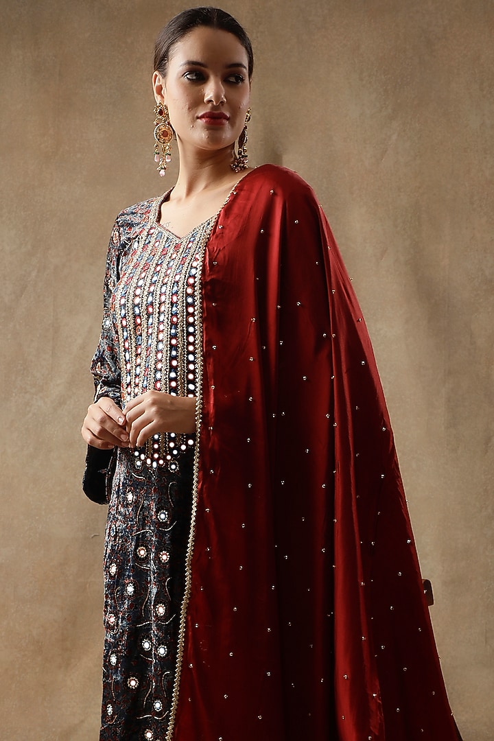 Sapphire Blue Velvet Hand Embroidered & Printed Kurta Set by Sheeshakari at Pernia's Pop Up Shop