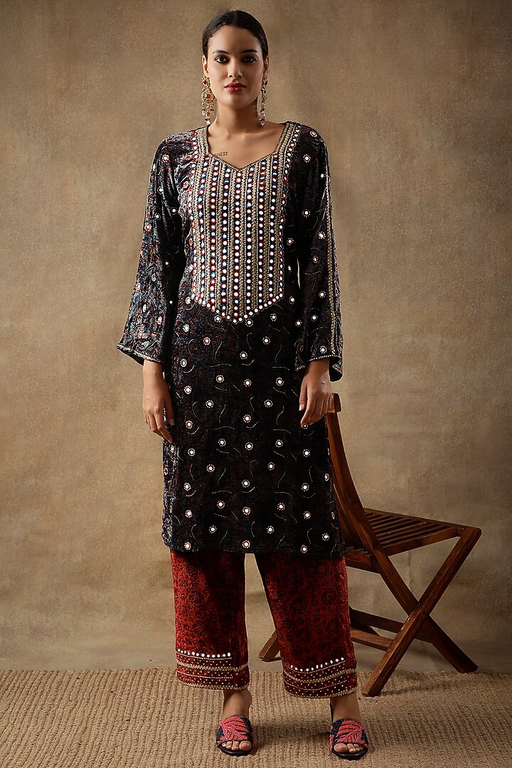 Sapphire Blue Velvet Hand Embroidered & Printed Kurta Set by Sheeshakari at Pernia's Pop Up Shop