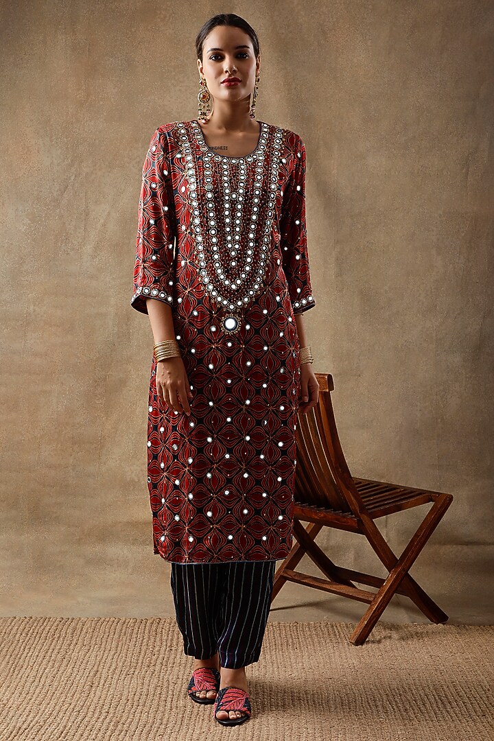 Tamarind Red Silk Tilla Hand Embroidered & Printed Kurta Set by Sheeshakari at Pernia's Pop Up Shop