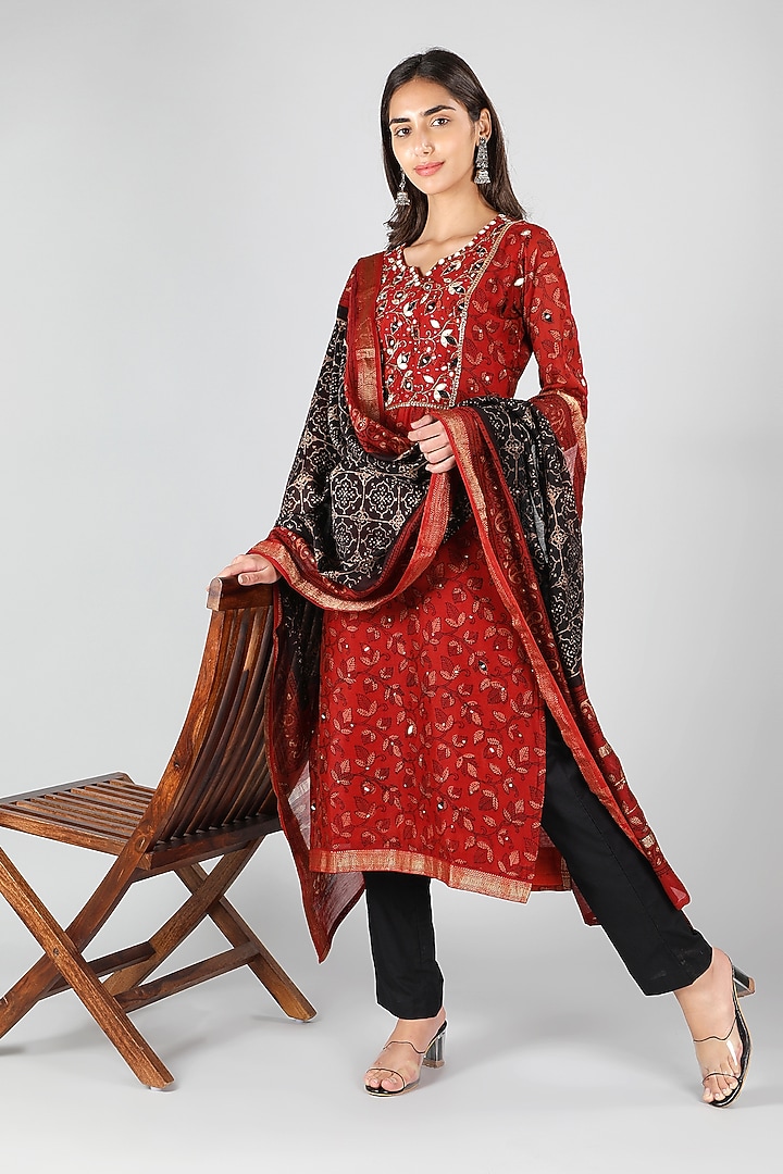 Red Silk & Cotton Foliage Printed Kurta Set by Sheeshakari at Pernia's Pop Up Shop