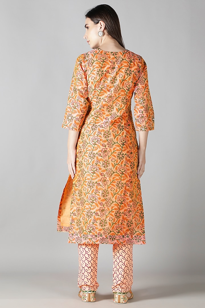 Peach Silk & Cotton Floral Printed Kurta Set by Sheeshakari at Pernia's Pop Up Shop