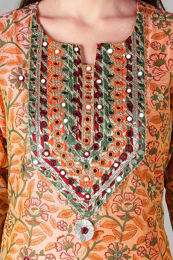 Peach Silk & Cotton Floral Printed Kurta Set by Sheeshakari at Pernia's Pop Up Shop