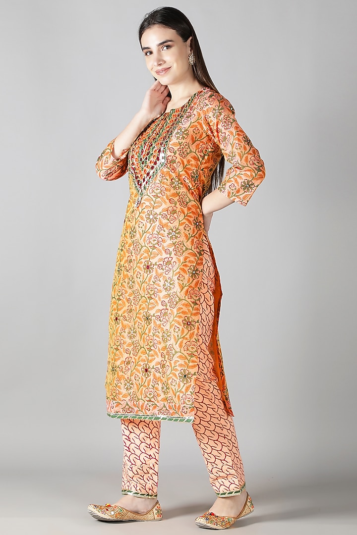 Peach Silk & Cotton Floral Printed Kurta Set by Sheeshakari at Pernia's Pop Up Shop