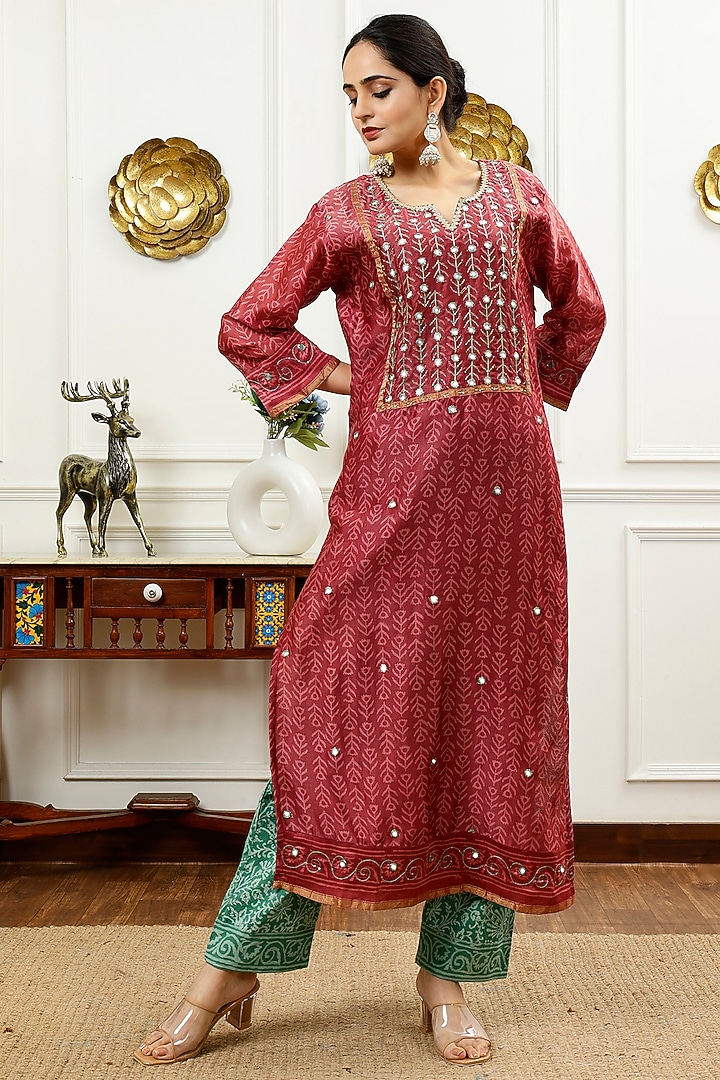 Burgundy Silk Hand Embroidered Kurta Set by Sheeshakari at Pernia's Pop Up Shop
