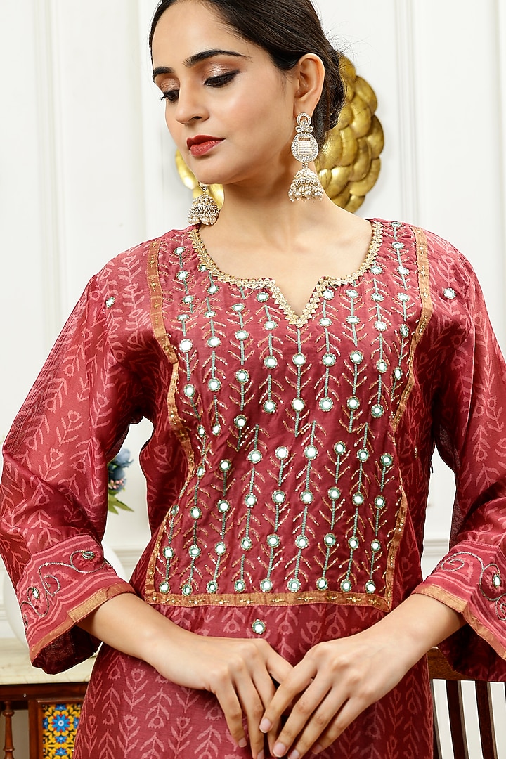 Burgundy Silk Hand Embroidered Kurta Set by Sheeshakari at Pernia's Pop Up Shop