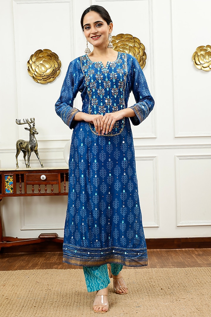 Blue Chanderi Silk Hand Embroidered Kurta Set by Sheeshakari at Pernia's Pop Up Shop