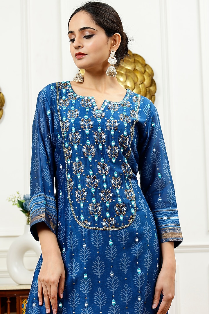 Blue Chanderi Silk Hand Embroidered Kurta Set by Sheeshakari at Pernia's Pop Up Shop