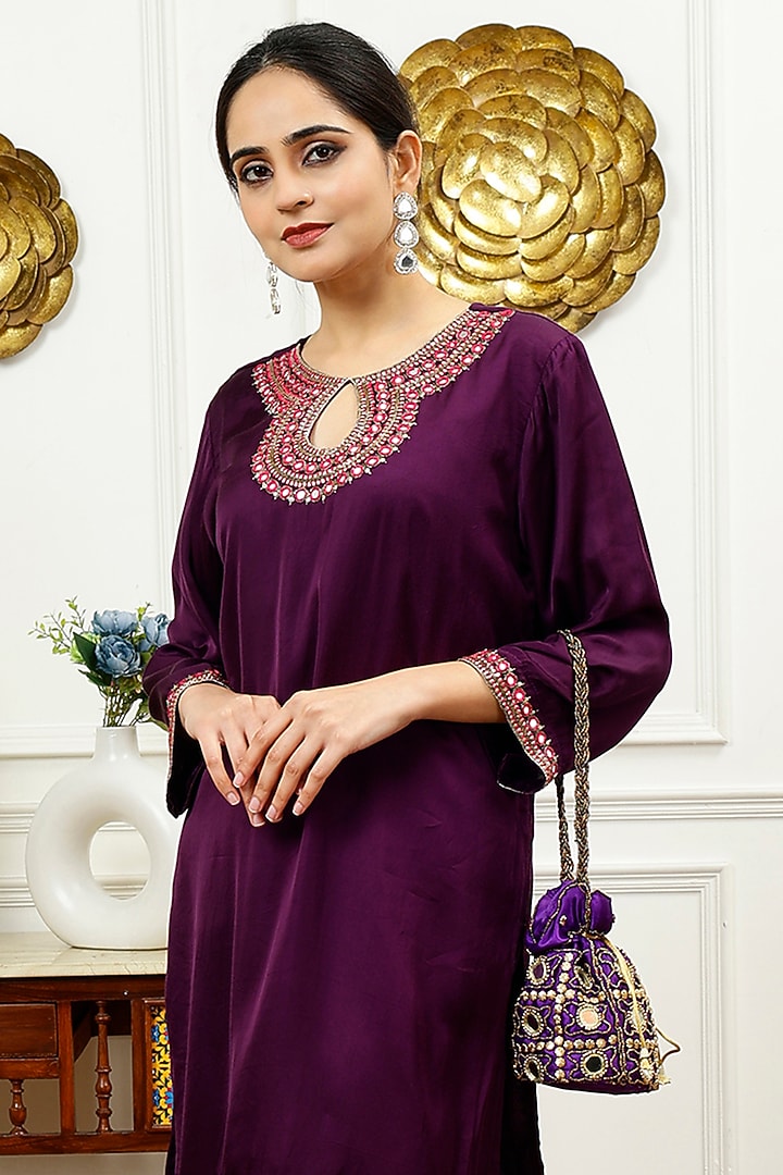 Purple Silk Hand Embroidered Kurta Set by Sheeshakari at Pernia's Pop Up Shop