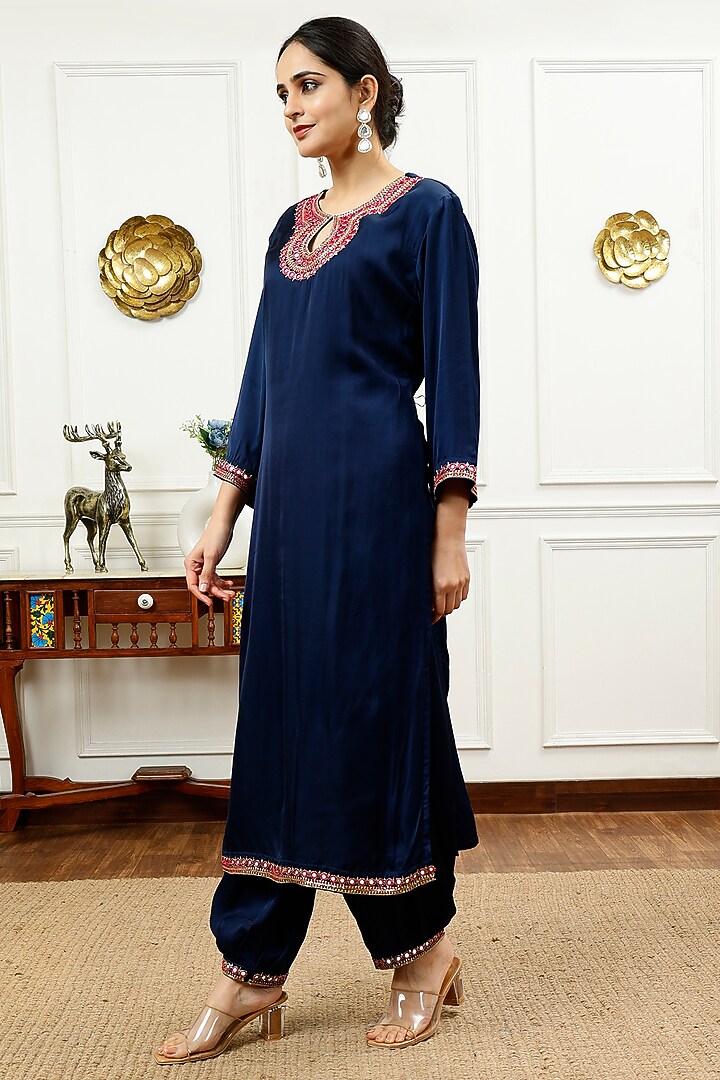 Blue Silk Hand Embroidered Kurta Set by Sheeshakari at Pernia's Pop Up Shop
