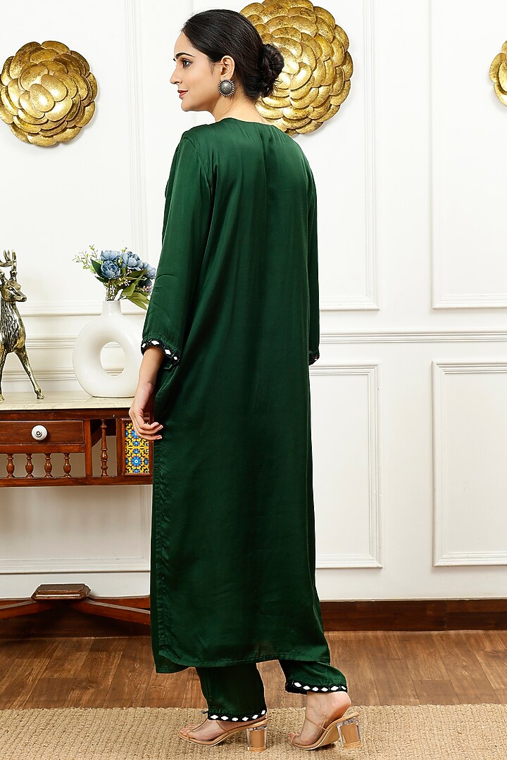 Green Silk Hand Embroidered Kurta Set by Sheeshakari at Pernia's Pop Up Shop