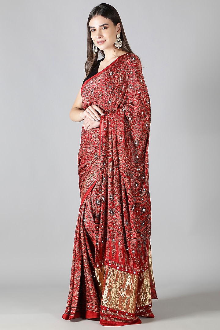 Red Silk Zari Embroidered Reception Saree Set by Sheeshakari at Pernia's Pop Up Shop