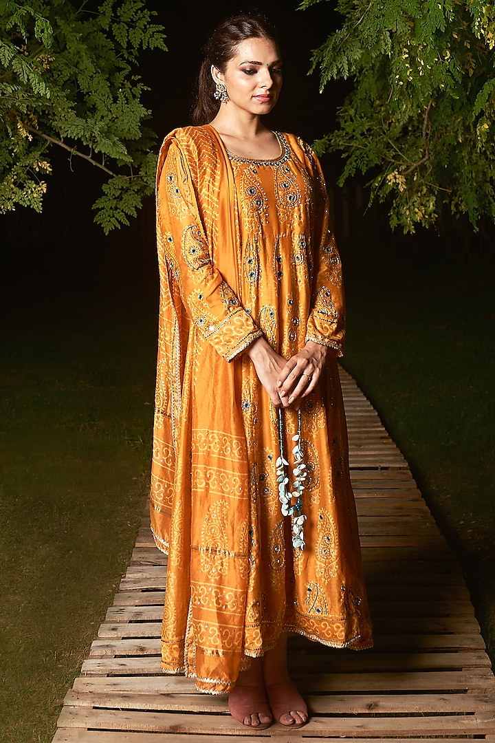Turmeric Yellow Silk Hand Embroidered Wedding Anarkali Set by Sheeshakari at Pernia's Pop Up Shop
