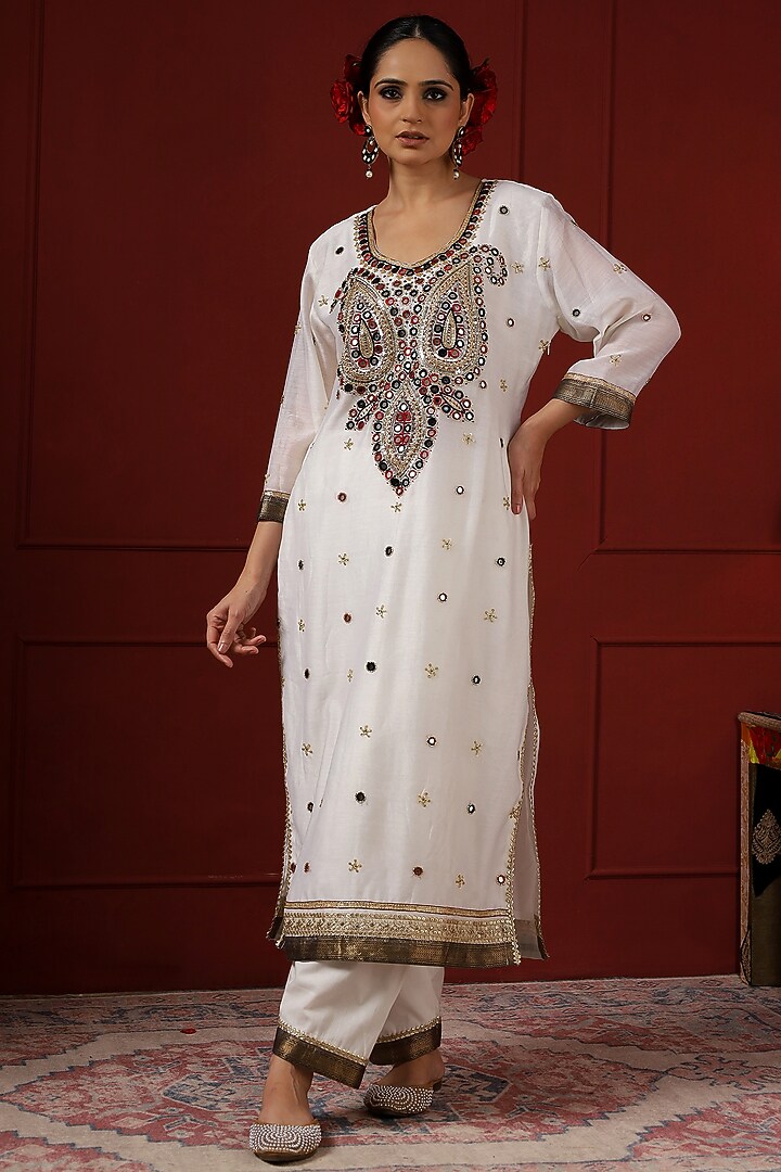 White Silk Hand Embroidered Kurta Set by Sheeshakari at Pernia's Pop Up Shop