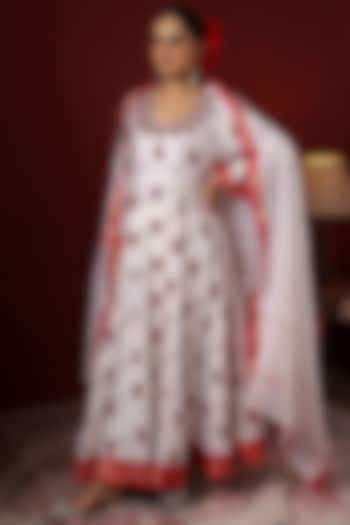 Pearl White & Red Silk Hand Embroidered Wedding Anarkali Set by Sheeshakari at Pernia's Pop Up Shop