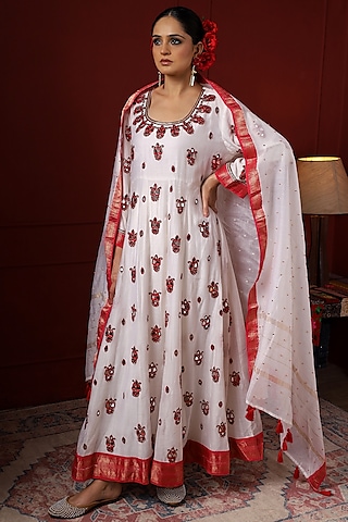 Pearl White & Red Silk Hand Embroidered Anarkali Set by Sheeshakari