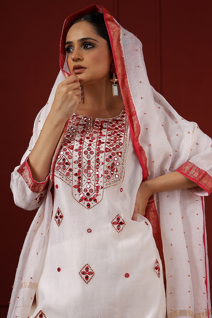 White & Red Silk Hand Embroidered Kurta Set by Sheeshakari at Pernia's Pop Up Shop