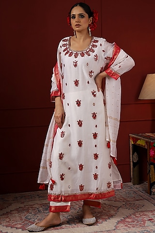 White & Red Silk Hand Embroidered Kurta Set by Sheeshakari
