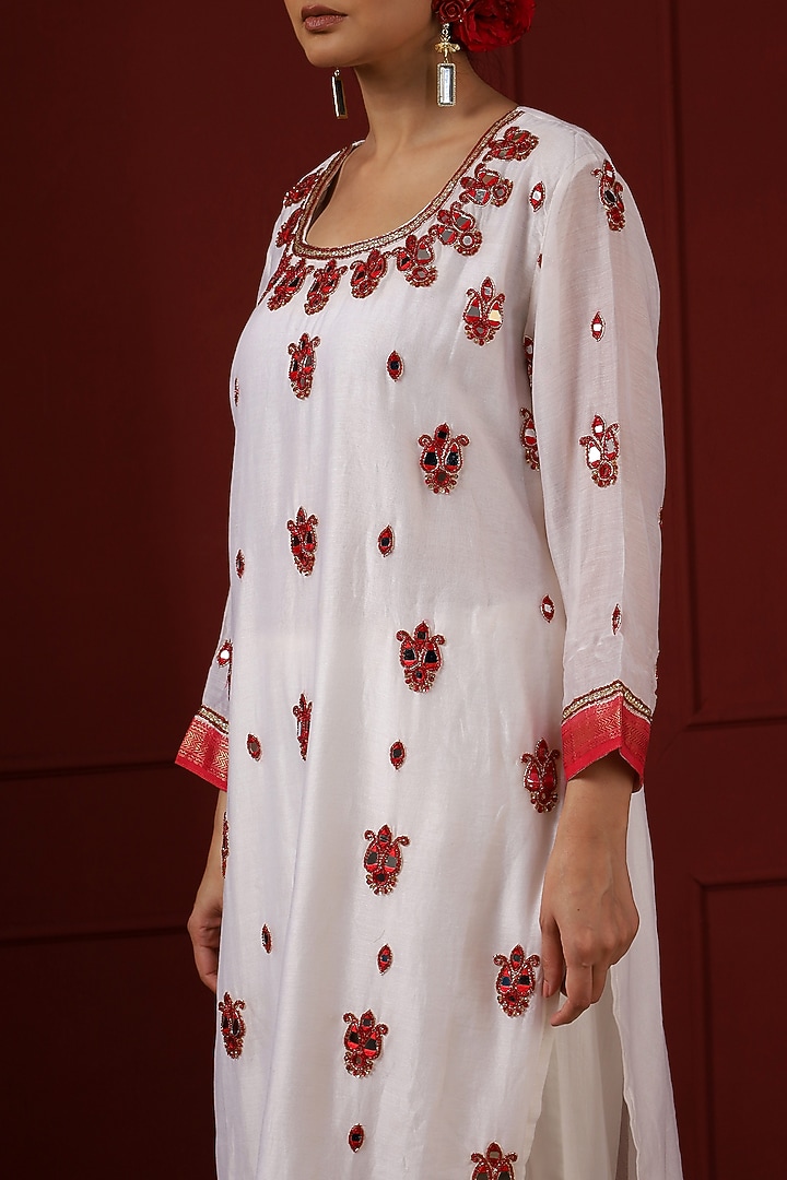 White & Red Silk Hand Embroidered Kurta Set by Sheeshakari at Pernia's Pop Up Shop
