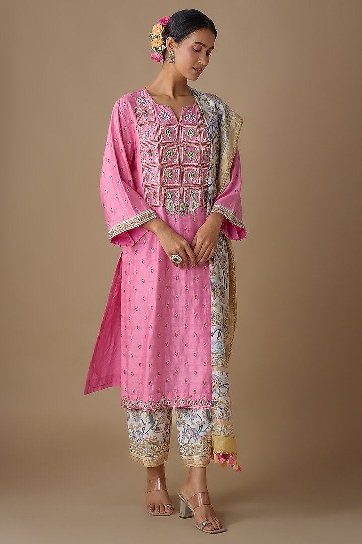 Pink Silk Hand Embroidered Kurta Set by Sheeshakari at Pernia's Pop Up Shop
