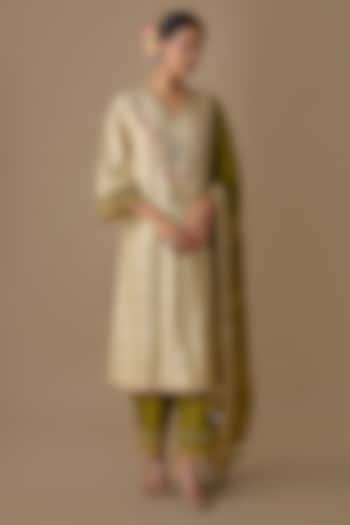 Green Silk Hand Embroidered Kurta Set by Sheeshakari at Pernia's Pop Up Shop