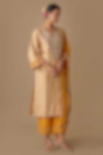 Cream Silk Hand Embroidered Kurta Set by Sheeshakari at Pernia's Pop Up Shop