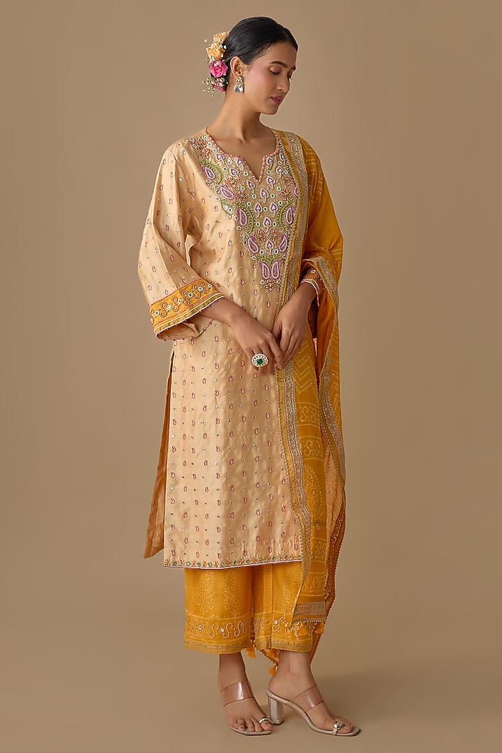 Cream Silk Hand Embroidered Kurta Set by Sheeshakari at Pernia's Pop Up Shop