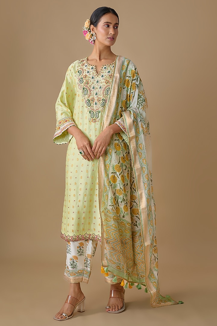 Green Silk Hand Embroidered Kurta Set by Sheeshakari at Pernia's Pop Up Shop