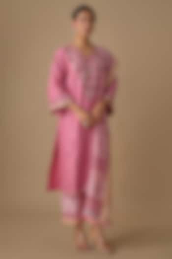 Pink Silk Hand Embroidered Kurta Set by Sheeshakari at Pernia's Pop Up Shop