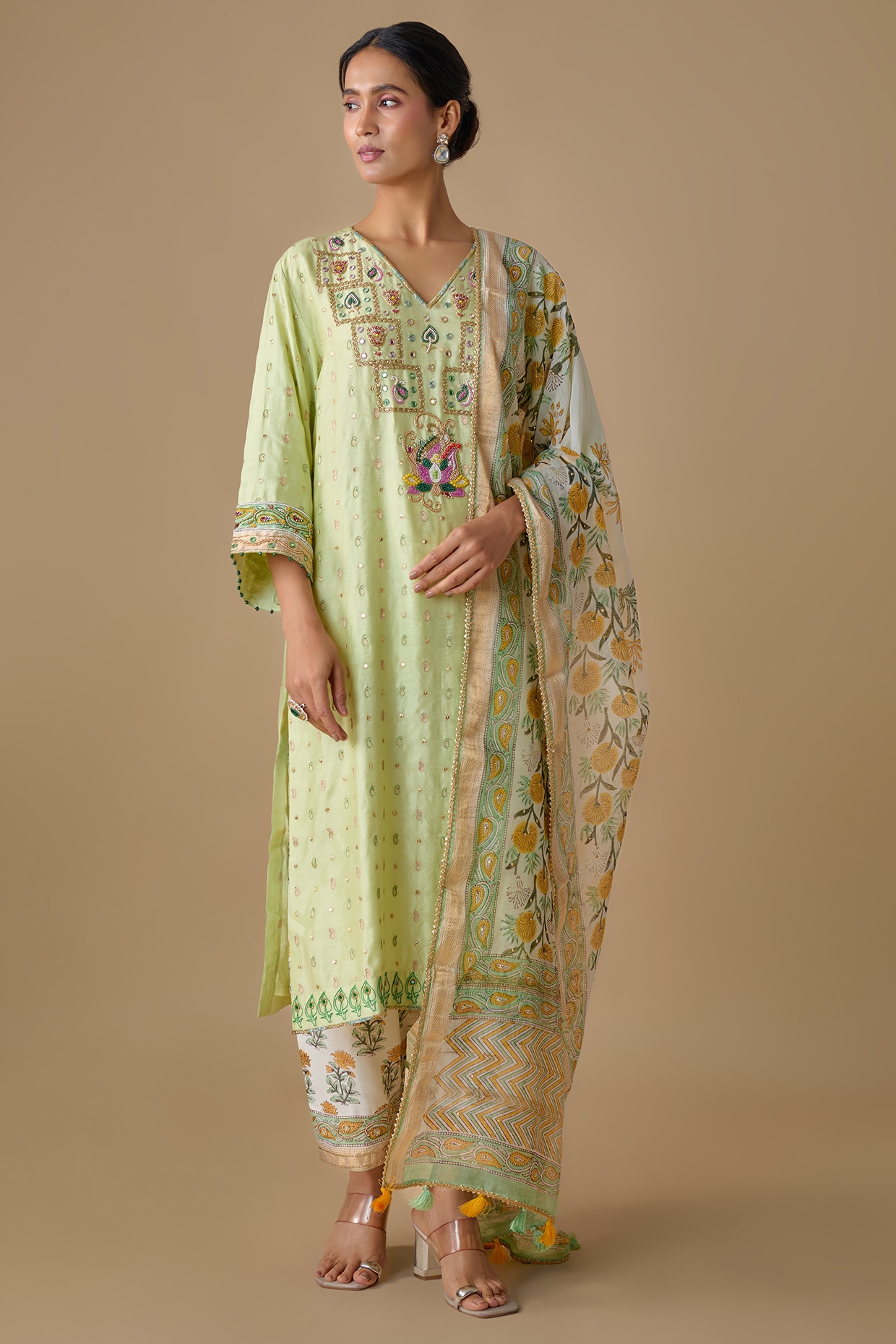 Sheeshakari Green Silk Hand Embroidered Kurta Set