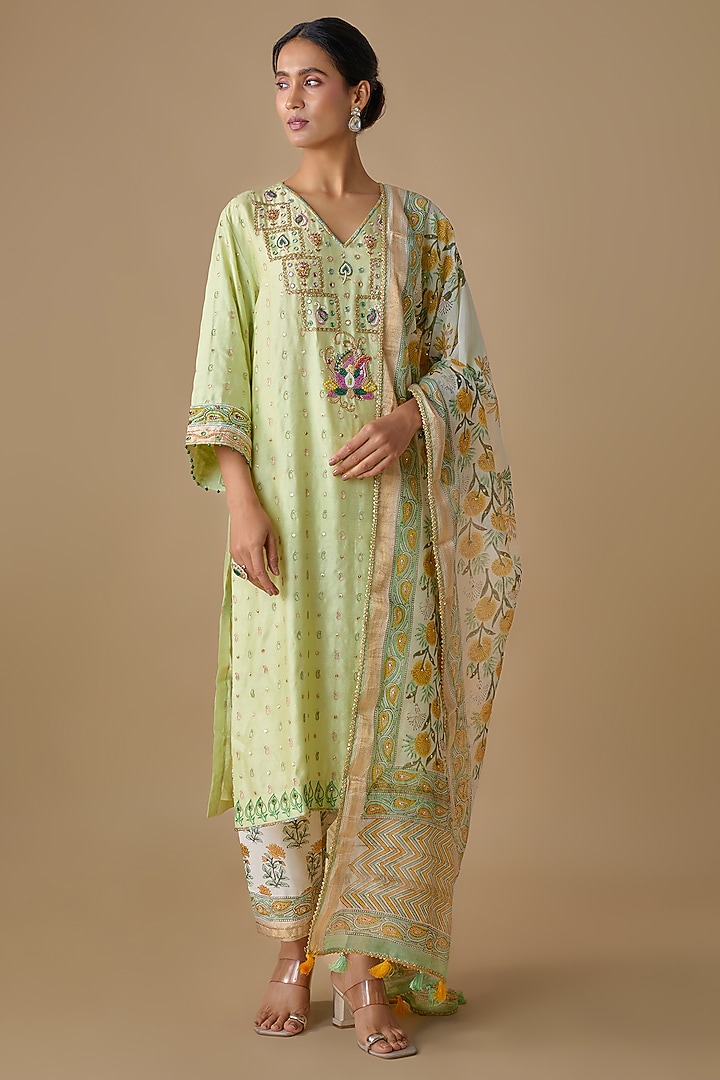 Green Silk Hand Embroidered Kurta Set by Sheeshakari at Pernia's Pop Up Shop