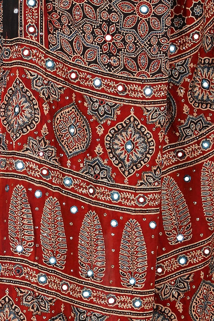 Red Silk Bead Handwork Wedding Saree Set by Sheeshakari at Pernia's Pop Up Shop