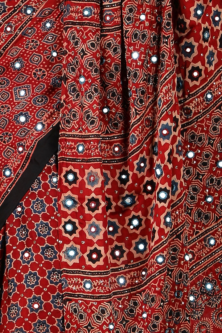 Red Silk Bead Handwork Reception Saree Set by Sheeshakari at Pernia's Pop Up Shop