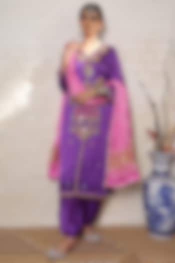 Purple Silk Paisley Motif Embroidered Kurta Set by Sheeshakari at Pernia's Pop Up Shop