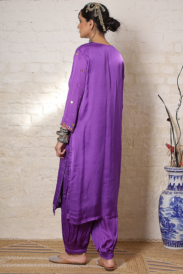 Purple Silk Paisley Motif Embroidered Kurta Set by Sheeshakari at Pernia's Pop Up Shop