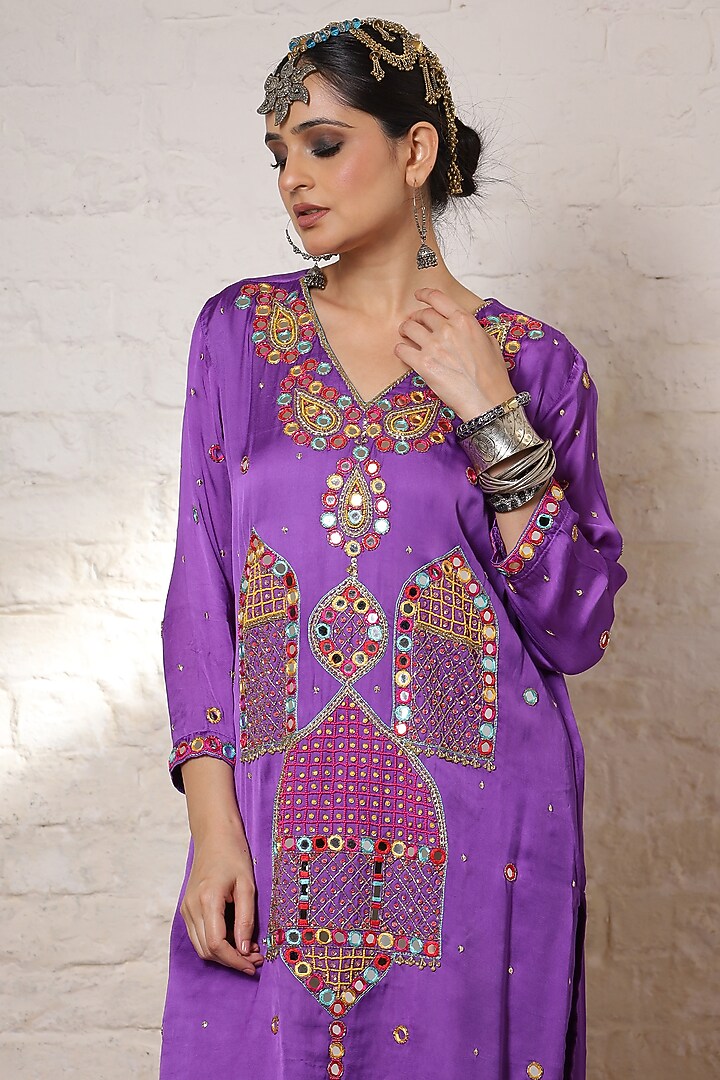 Purple Silk Paisley Motif Embroidered Kurta Set by Sheeshakari at Pernia's Pop Up Shop