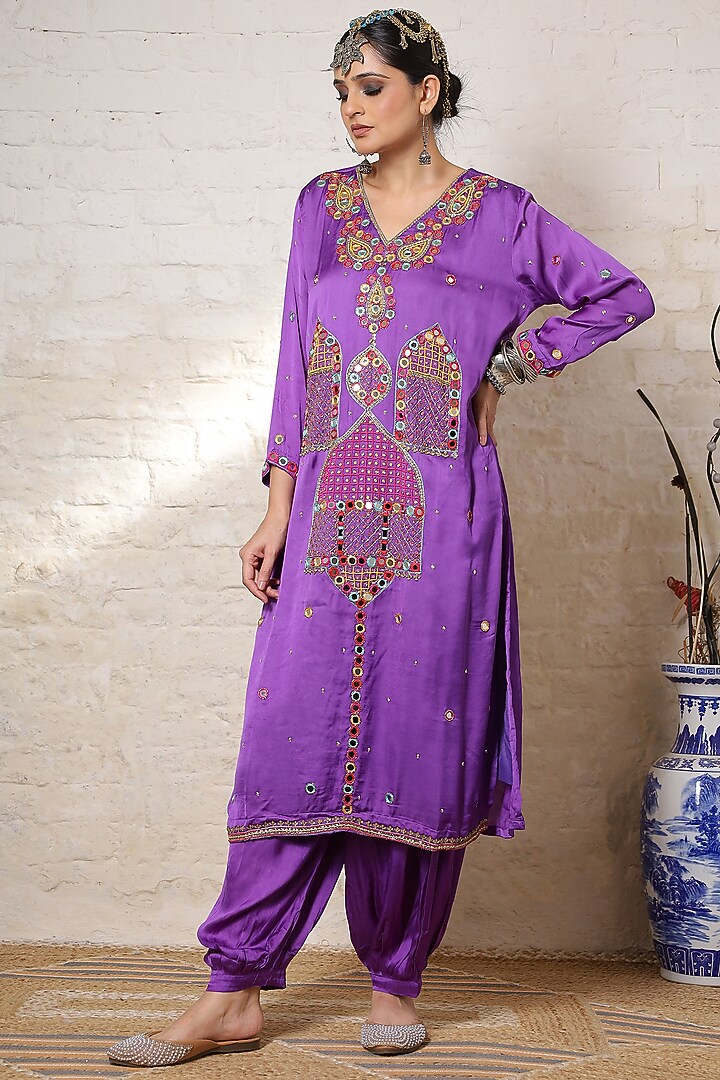 Purple Silk Paisley Motif Embroidered Kurta Set by Sheeshakari at Pernia's Pop Up Shop