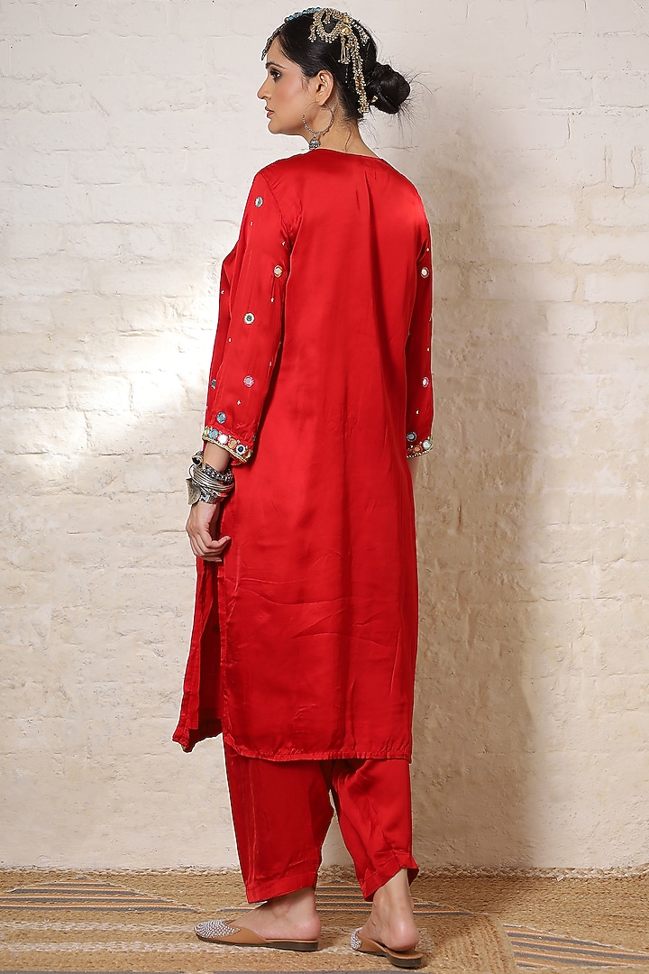 Crimson Red Silk Paisley Motif Embroidered Kurta Set by Sheeshakari at Pernia's Pop Up Shop