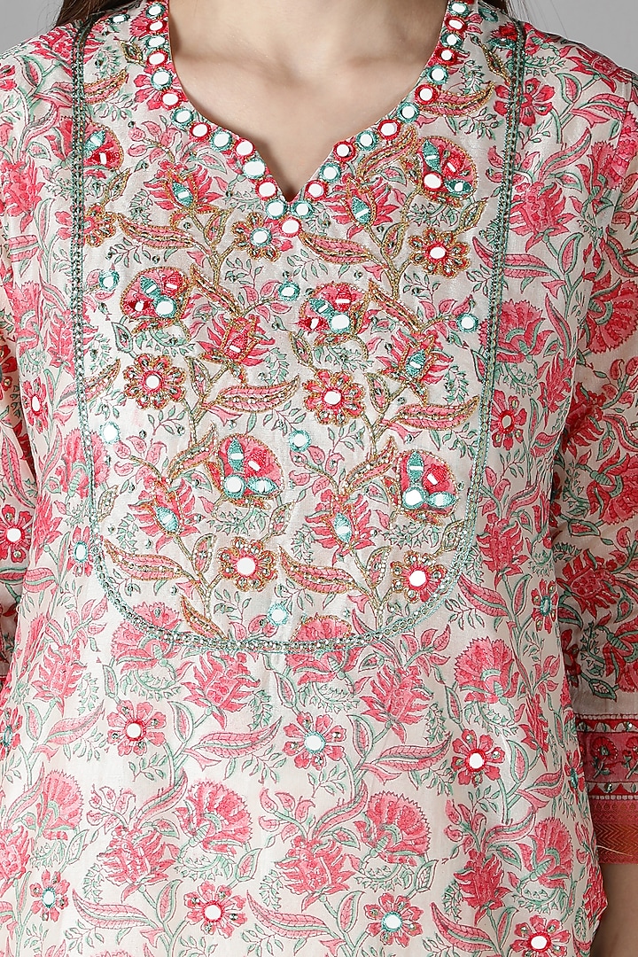 White Silk Resham & Aari Handwork Kurta Set by Sheeshakari at Pernia's Pop Up Shop
