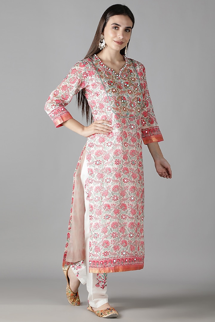 White Silk Resham & Aari Handwork Kurta Set by Sheeshakari at Pernia's Pop Up Shop