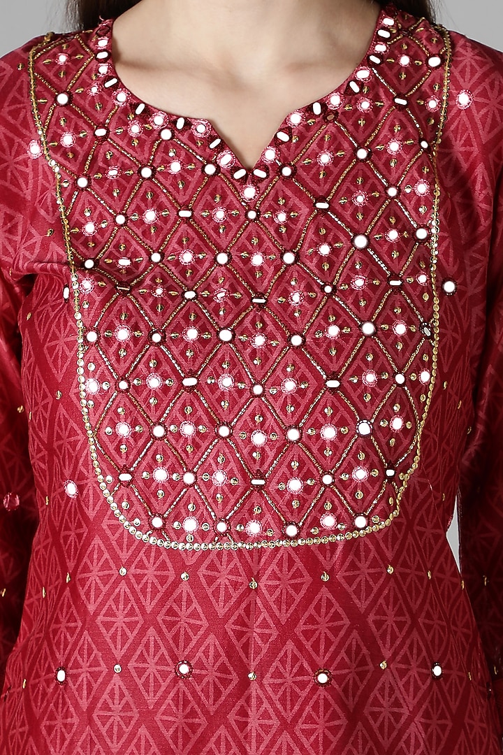 Red Silk Resham Handwork Kurta Set by Sheeshakari at Pernia's Pop Up Shop
