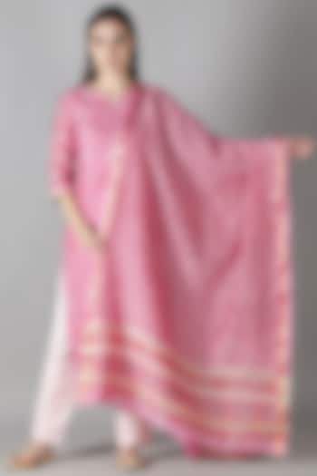 Pink Silk Resham Hand Work Kurta Set by Sheeshakari at Pernia's Pop Up Shop