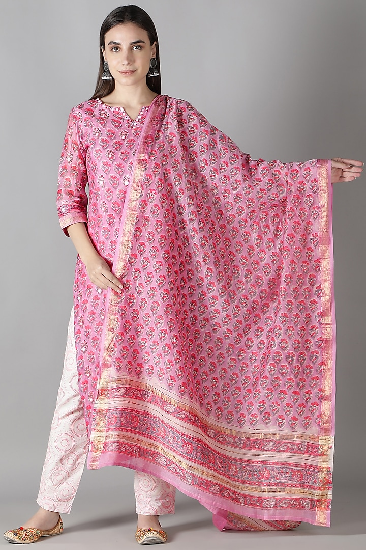 Pink Silk Resham Hand Work Kurta Set by Sheeshakari at Pernia's Pop Up Shop